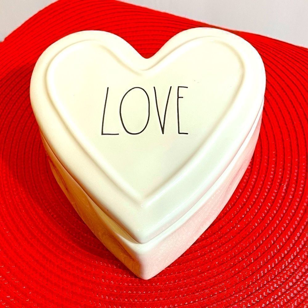 Rae Dunn ceramic heart shaped dish with lid NWT